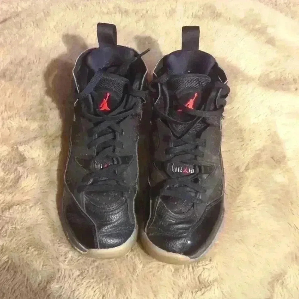 DQ8431-003] Air Jordan JUMPMAN TWO TREY GS 'BLACK UNIVERSITY RED' size 5Y